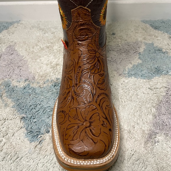 Western cowgirl sunflower boots - Picture 5 of 5